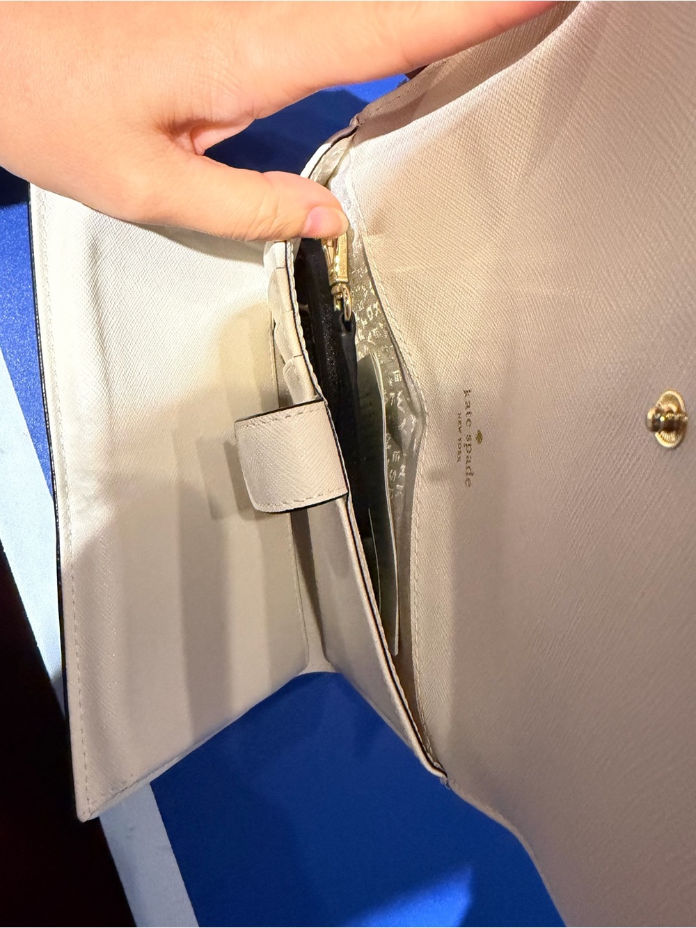 kate spade two-tone beige and cream flap wallet - Picture 6 of 8
